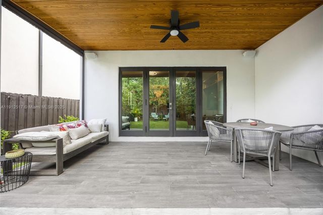 3174 Elizabeth St, Coconut Grove, FL 33133