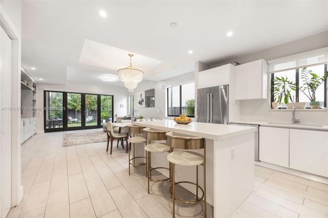 3174 Elizabeth St, Coconut Grove, FL 33133