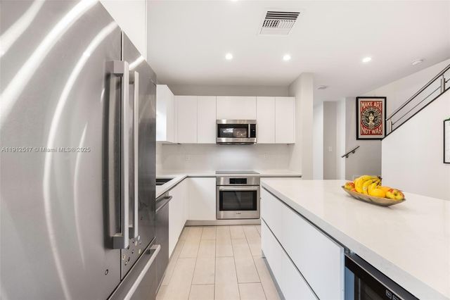 3174 Elizabeth St, Coconut Grove, FL 33133