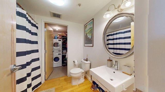 156 Porter St 112, Boston, MA 02128