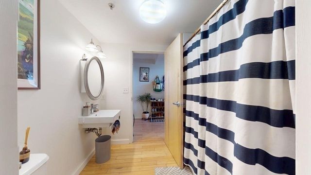 156 Porter St 112, Boston, MA 02128