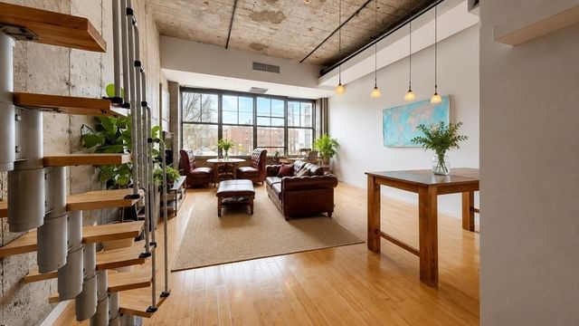 156 Porter St 112, Boston, MA 02128