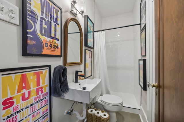 810 Russell St, Nashville, TN 37206