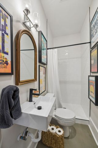 810 Russell St, Nashville, TN 37206