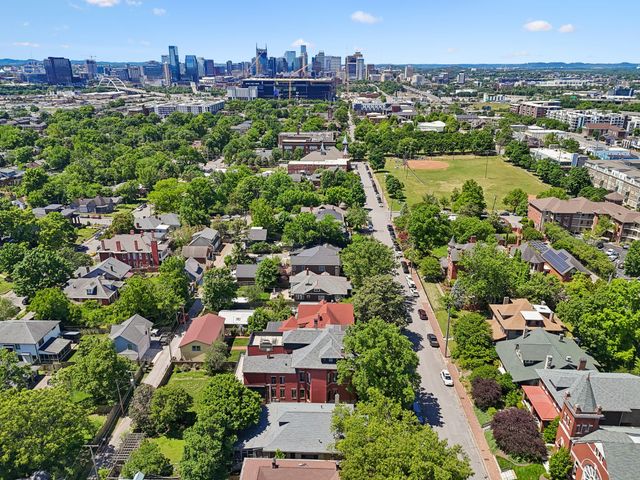 810 Russell St, Nashville, TN 37206