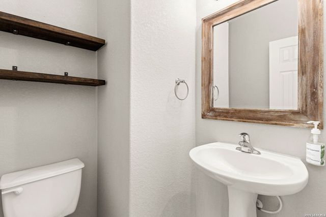 942 San Pedro, New Braunfels, TX 78132