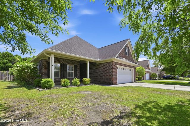 201 Silver Creek Loop, Sneads Ferry, NC 28460