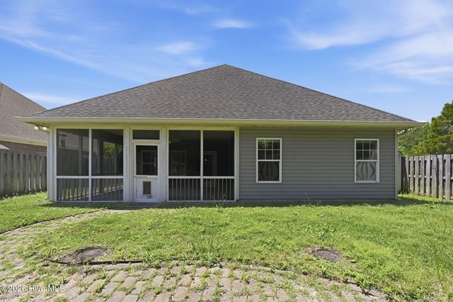 201 Silver Creek Loop, Sneads Ferry, NC 28460
