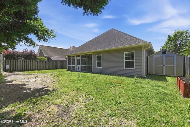 201 Silver Creek Loop, Sneads Ferry, NC 28460