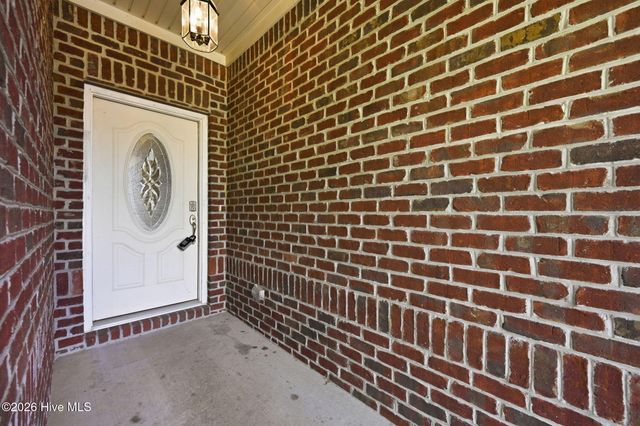 201 Silver Creek Loop, Sneads Ferry, NC 28460