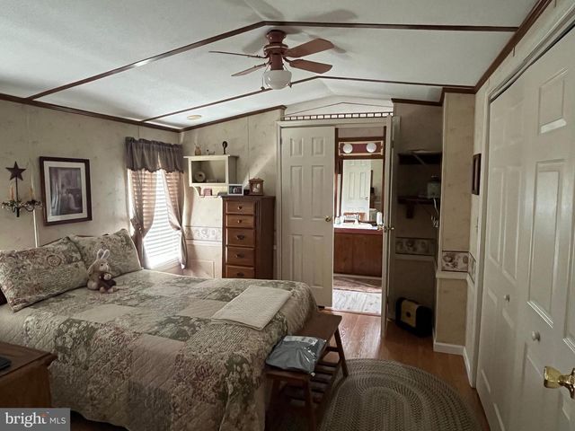 23 SUMTER DR, Martinsburg, WV 25403