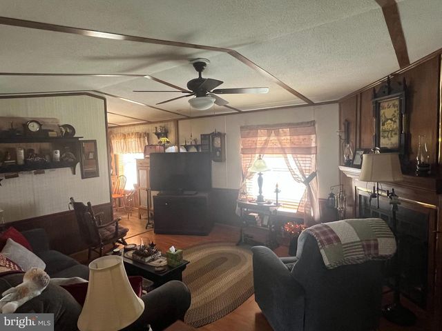 23 SUMTER DR, Martinsburg, WV 25403