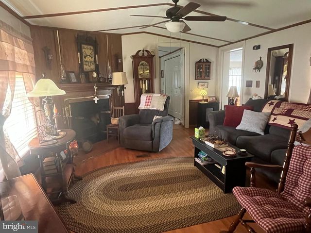 23 SUMTER DR, Martinsburg, WV 25403
