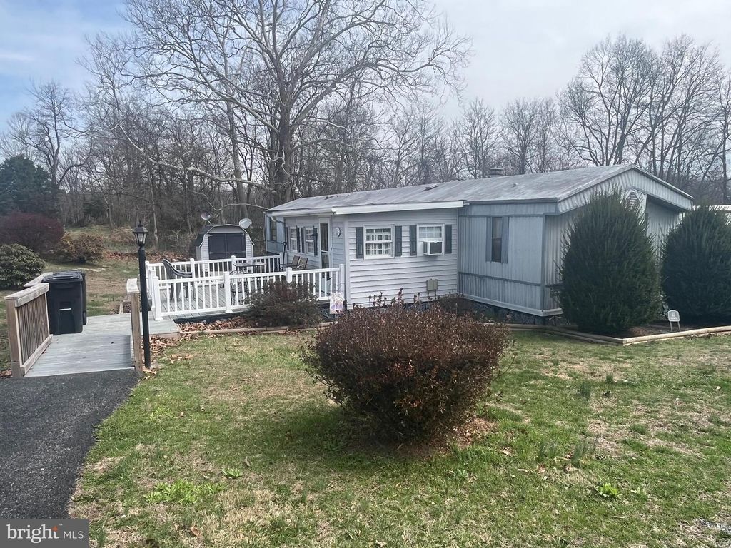 23 SUMTER DR, Martinsburg, WV 25403