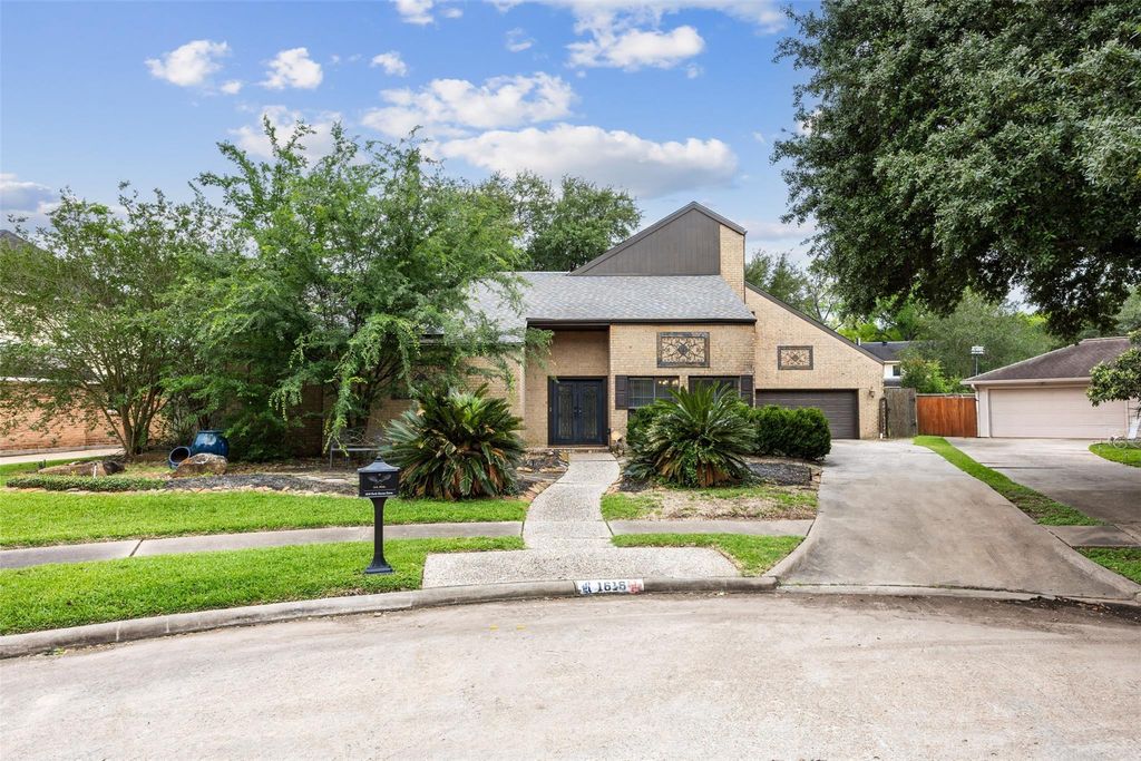 1616 Park Haven Drive, Houston, TX 77077
