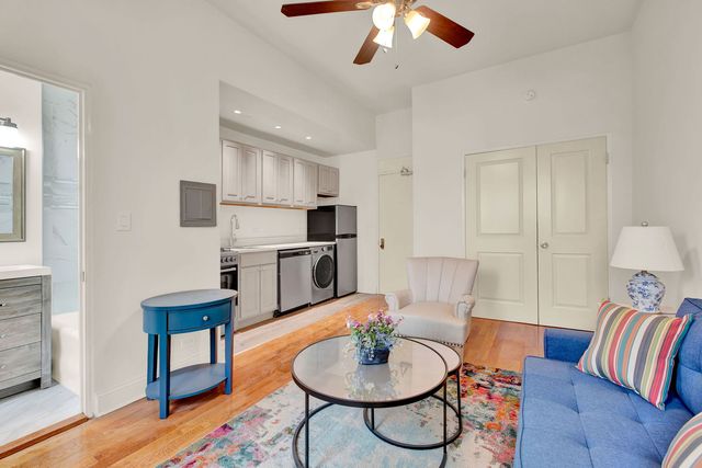 1100 N La Salle Drive 610, Chicago, IL 60610