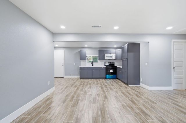 3031 Sunnydale Drive, Houston, TX 77051