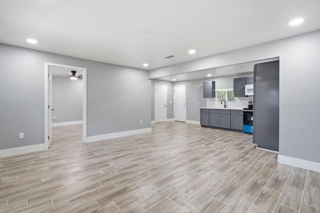 3031 Sunnydale Drive, Houston, TX 77051