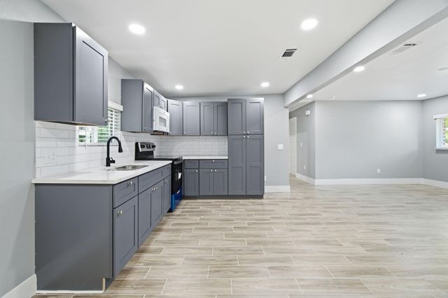 3031 Sunnydale Drive, Houston, TX 77051