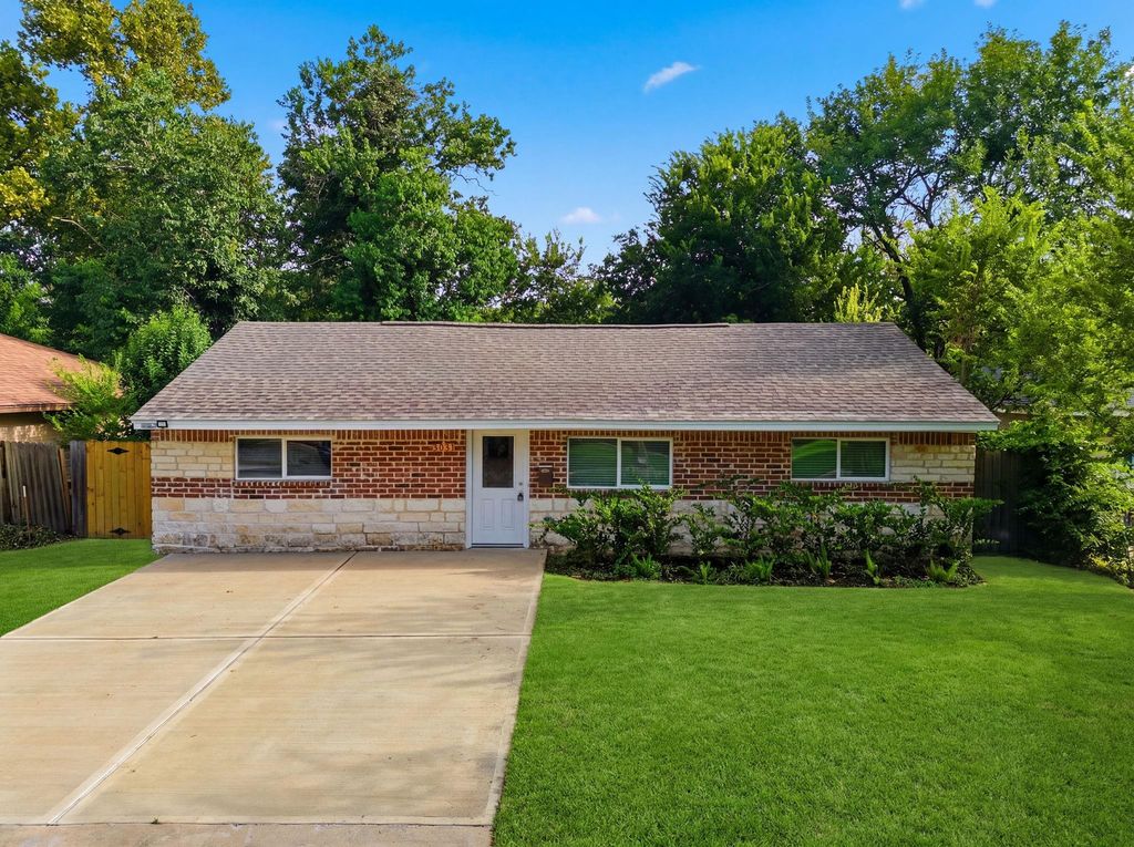 3031 Sunnydale Drive, Houston, TX 77051