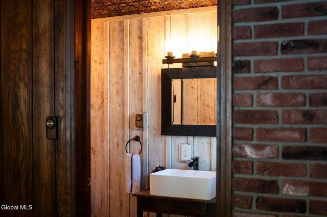 366 Cleverdale Road, Queensbury, NY 12804