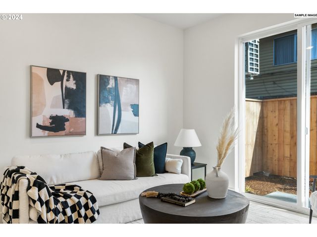 6631 N Fessenden St 6, Portland, OR 97203