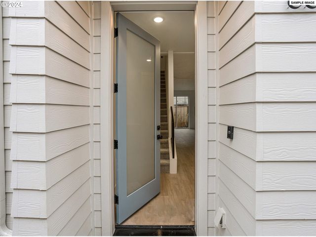 6631 N Fessenden St 6, Portland, OR 97203