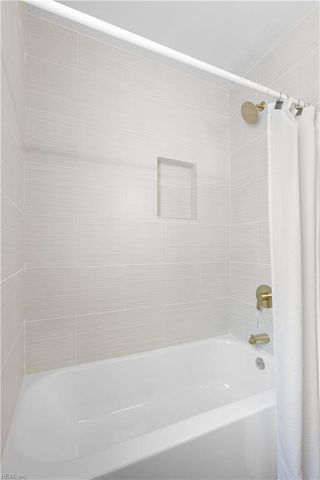 4123 W Greenway CT, Portsmouth, VA 23707