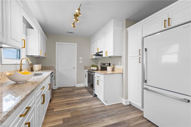 4123 W Greenway CT, Portsmouth, VA 23707