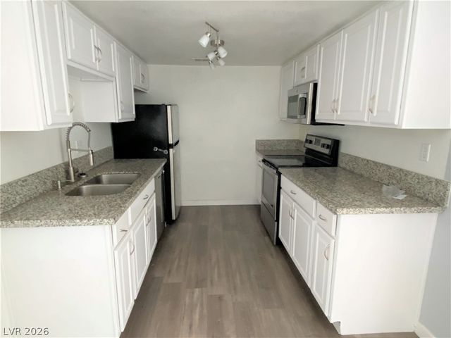 5243 CORINNE Court 68, Las Vegas, NV 89103
