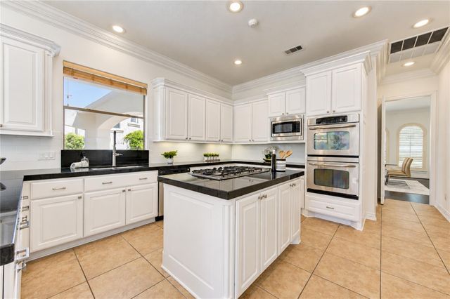 14014 Hampton Cove Drive, Houston, TX 77077