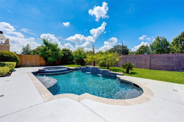 14014 Hampton Cove Drive, Houston, TX 77077
