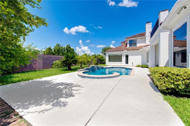 14014 Hampton Cove Drive, Houston, TX 77077