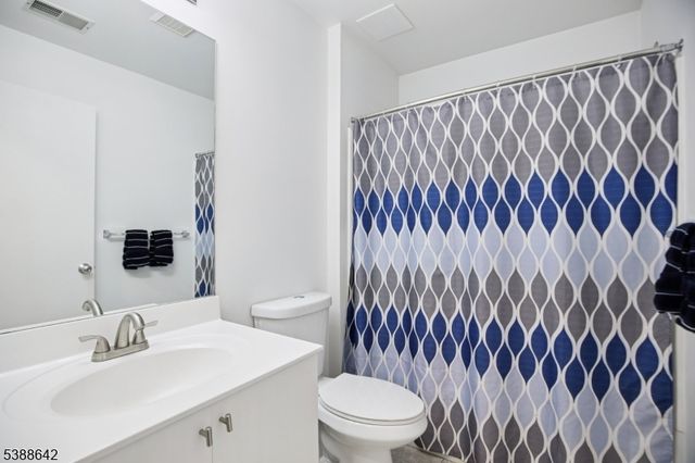 1223 King Ct, Green Brook Twp., NJ 08812