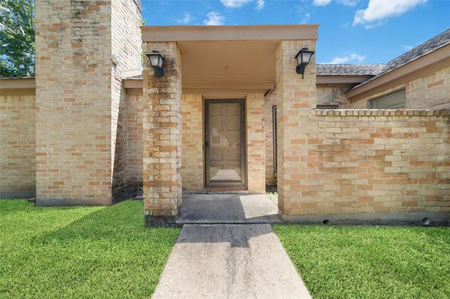 15726 Four Leaf Drive, Houston, TX 77084