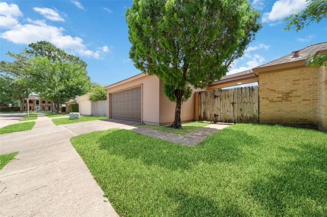 15726 Four Leaf Drive, Houston, TX 77084