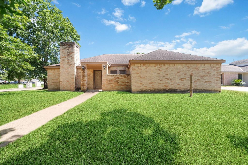 15726 Four Leaf Drive, Houston, TX 77084
