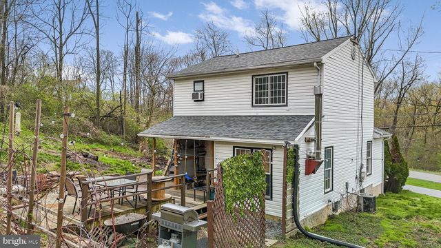 102 PASCHALL MILL RD, West Grove, PA 19390