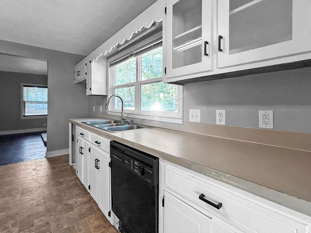 616 N Frusha Dr, Deridder, LA 70634