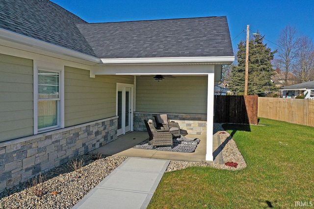 313 Blue River Drive, Knightstown, IN 46148