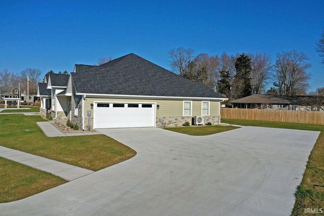 313 Blue River Drive, Knightstown, IN 46148