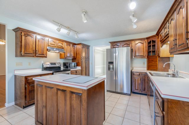 2311 Chimney Hills Drive, Soddy Daisy, TN 37379