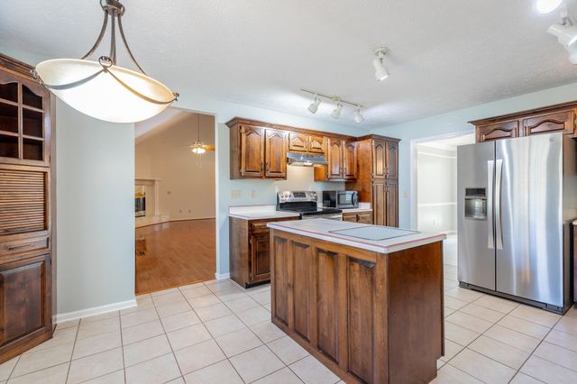 2311 Chimney Hills Drive, Soddy Daisy, TN 37379