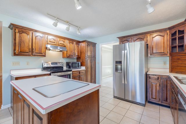 2311 Chimney Hills Drive, Soddy Daisy, TN 37379