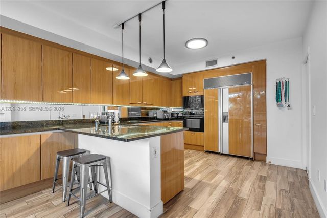 791 Crandon Blvd 302, Key Biscayne, FL 33149