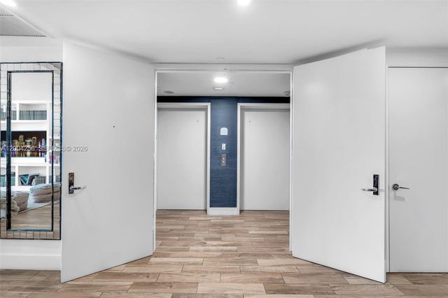 791 Crandon Blvd 302, Key Biscayne, FL 33149