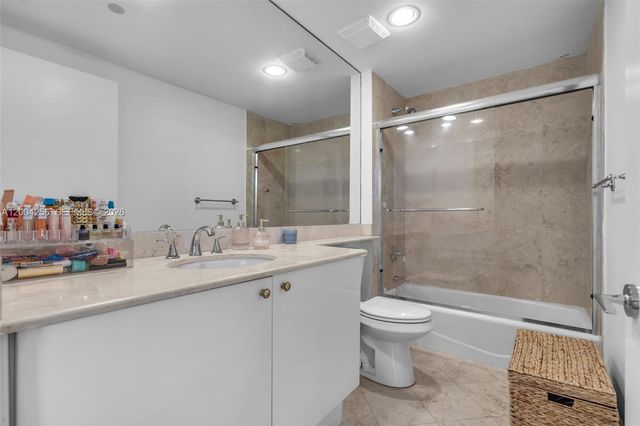 791 Crandon Blvd 302, Key Biscayne, FL 33149