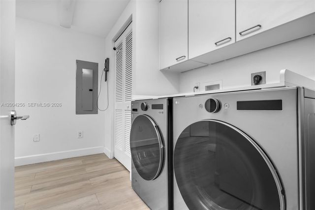 791 Crandon Blvd 302, Key Biscayne, FL 33149