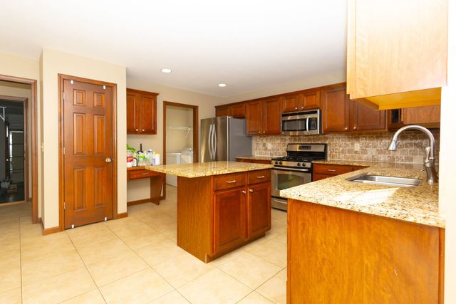 1307 Longford Lane, Bloomington, IL 61704