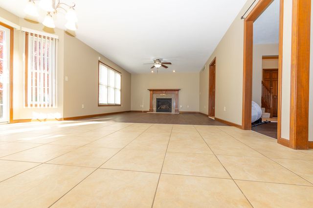 1307 Longford Lane, Bloomington, IL 61704